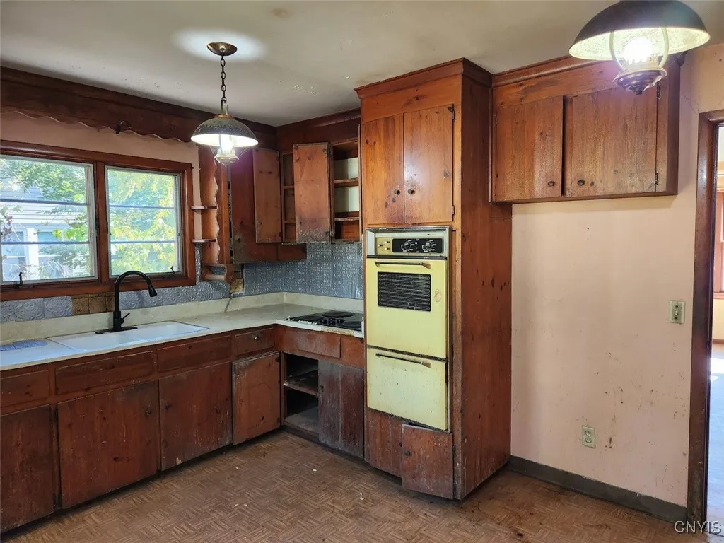 144 Oakdale Drive, Syracuse, New York 13207, Syracuse, New York 13207, 3 Bedrooms Bedrooms, 6 Rooms Rooms,1 BathroomBathrooms,Residential,For Sale,144 Oakdale Drive, Syracuse, New York 13207,0,S1650735