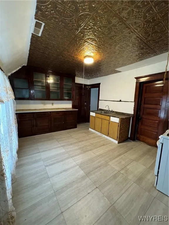 815 E Delavan Ave, Buffalo, New York 14215, Buffalo, New York 14215, 6 Bedrooms Bedrooms, ,2 BathroomsBathrooms,Residential,For Sale,815 E Delavan Ave, Buffalo, New York 14215,0,B1650887