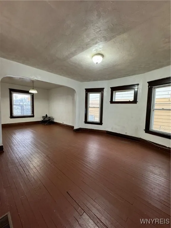 815 E Delavan Ave, Buffalo, New York 14215, Buffalo, New York 14215, 6 Bedrooms Bedrooms, ,2 BathroomsBathrooms,Residential,For Sale,815 E Delavan Ave, Buffalo, New York 14215,0,B1650887