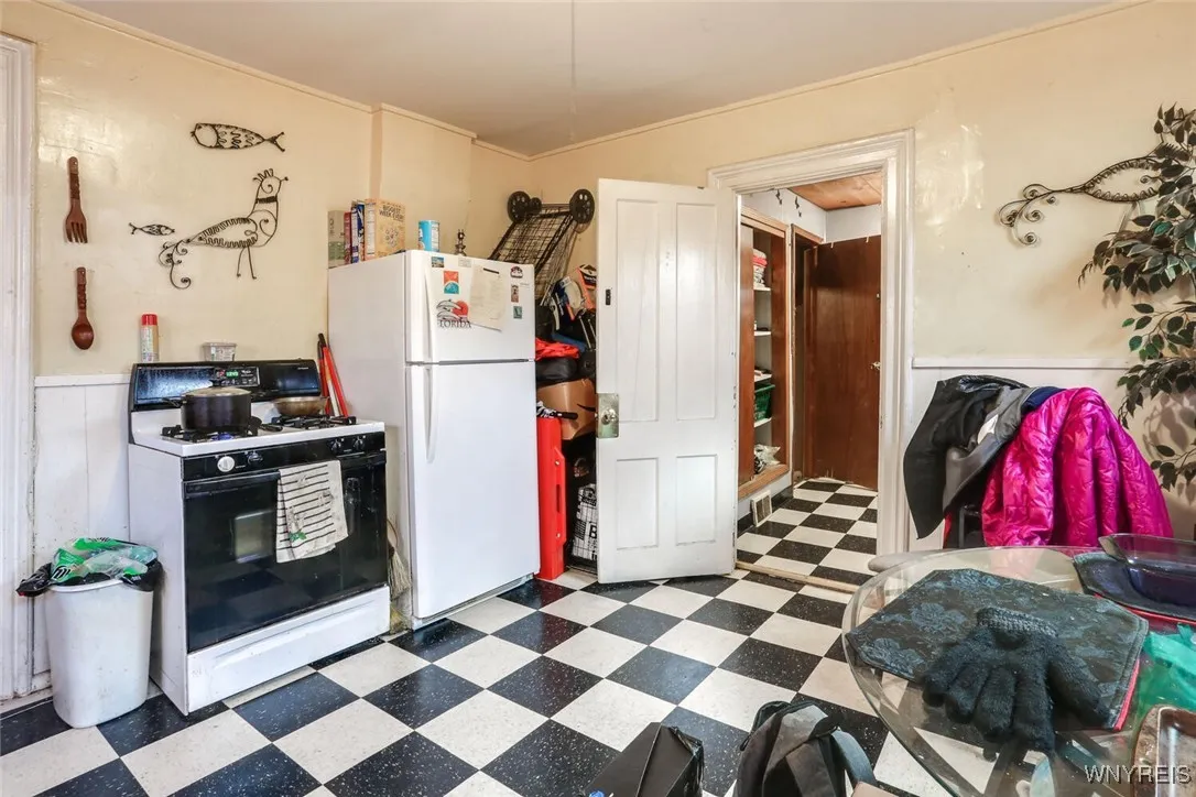 318 Virginia Street, Buffalo, New York 14201, Buffalo, New York 14201, 8 Bedrooms Bedrooms, ,5 BathroomsBathrooms,Residential,For Sale,318 Virginia Street, Buffalo, New York 14201,0,B1650719