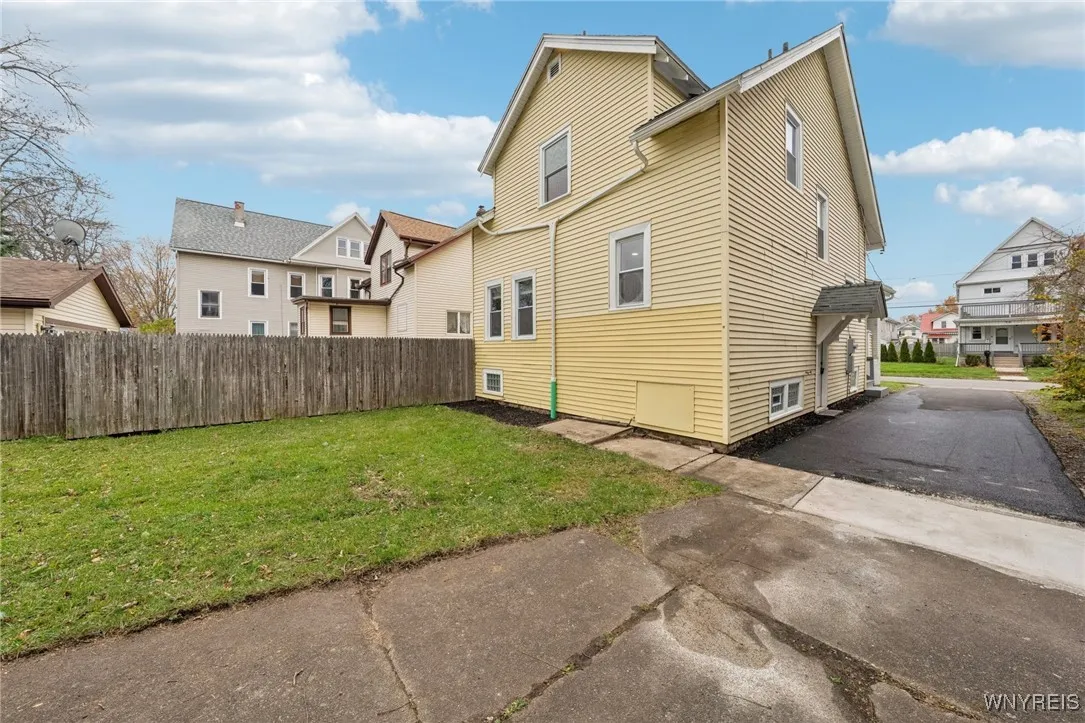 53 Richfield Avenue, Buffalo, New York 14220, Buffalo, New York 14220, 3 Bedrooms Bedrooms, 9 Rooms Rooms,2 BathroomsBathrooms,Residential,For Sale,53 Richfield Avenue, Buffalo, New York 14220,0,B1650998