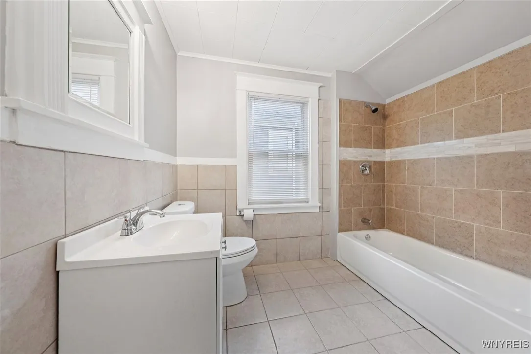 53 Richfield Avenue, Buffalo, New York 14220, Buffalo, New York 14220, 3 Bedrooms Bedrooms, 9 Rooms Rooms,2 BathroomsBathrooms,Residential,For Sale,53 Richfield Avenue, Buffalo, New York 14220,0,B1650998