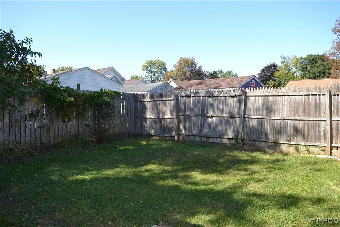 62 Douglas Street, Tonawanda, New York 14150, Tonawanda, New York 14150, 2 Bedrooms Bedrooms, 6 Rooms Rooms,1 BathroomBathrooms,Residential,For Sale,62 Douglas Street, Tonawanda, New York 14150,0,B1651052