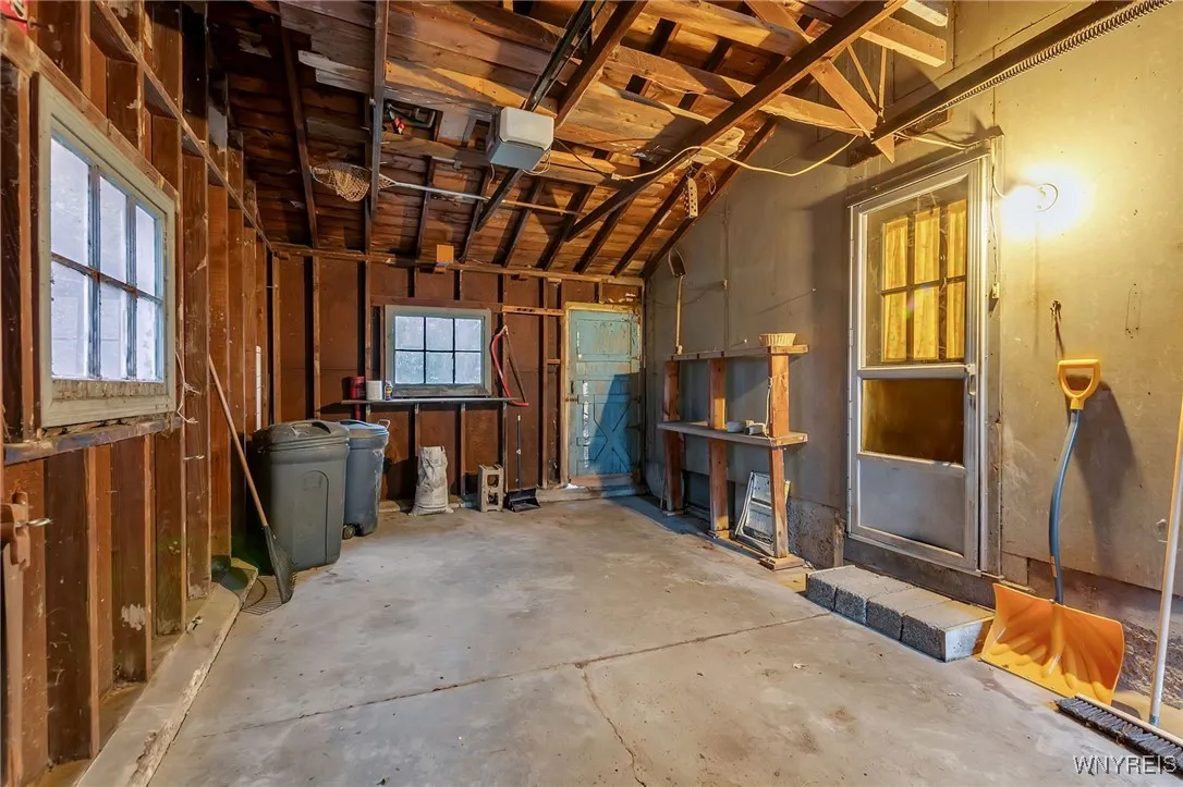 282 Hampton Parkway, Tonawanda, New York 14217, Tonawanda, New York 14217, 3 Bedrooms Bedrooms, 6 Rooms Rooms,1 BathroomBathrooms,Residential,For Sale,282 Hampton Parkway, Tonawanda, New York 14217,0,B1651056
