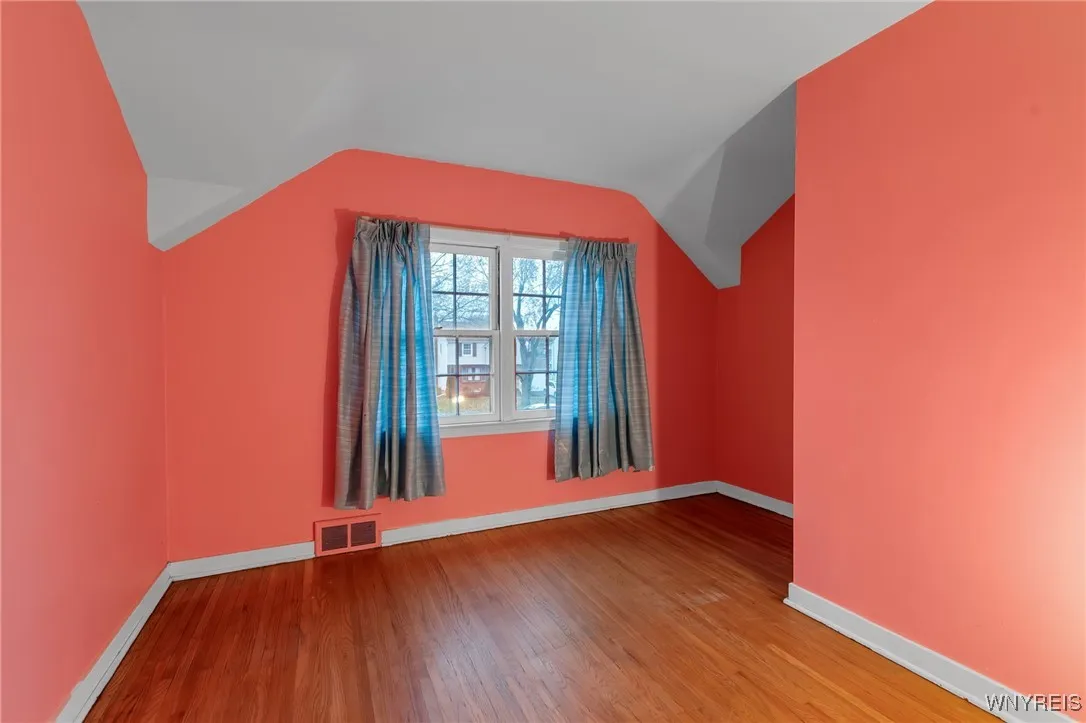 282 Hampton Parkway, Tonawanda, New York 14217, Tonawanda, New York 14217, 3 Bedrooms Bedrooms, 6 Rooms Rooms,1 BathroomBathrooms,Residential,For Sale,282 Hampton Parkway, Tonawanda, New York 14217,0,B1651056