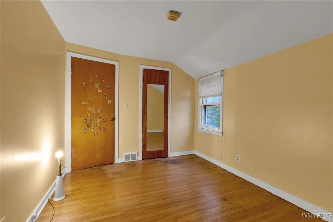 282 Hampton Parkway, Tonawanda, New York 14217, Tonawanda, New York 14217, 3 Bedrooms Bedrooms, 6 Rooms Rooms,1 BathroomBathrooms,Residential,For Sale,282 Hampton Parkway, Tonawanda, New York 14217,0,B1651056