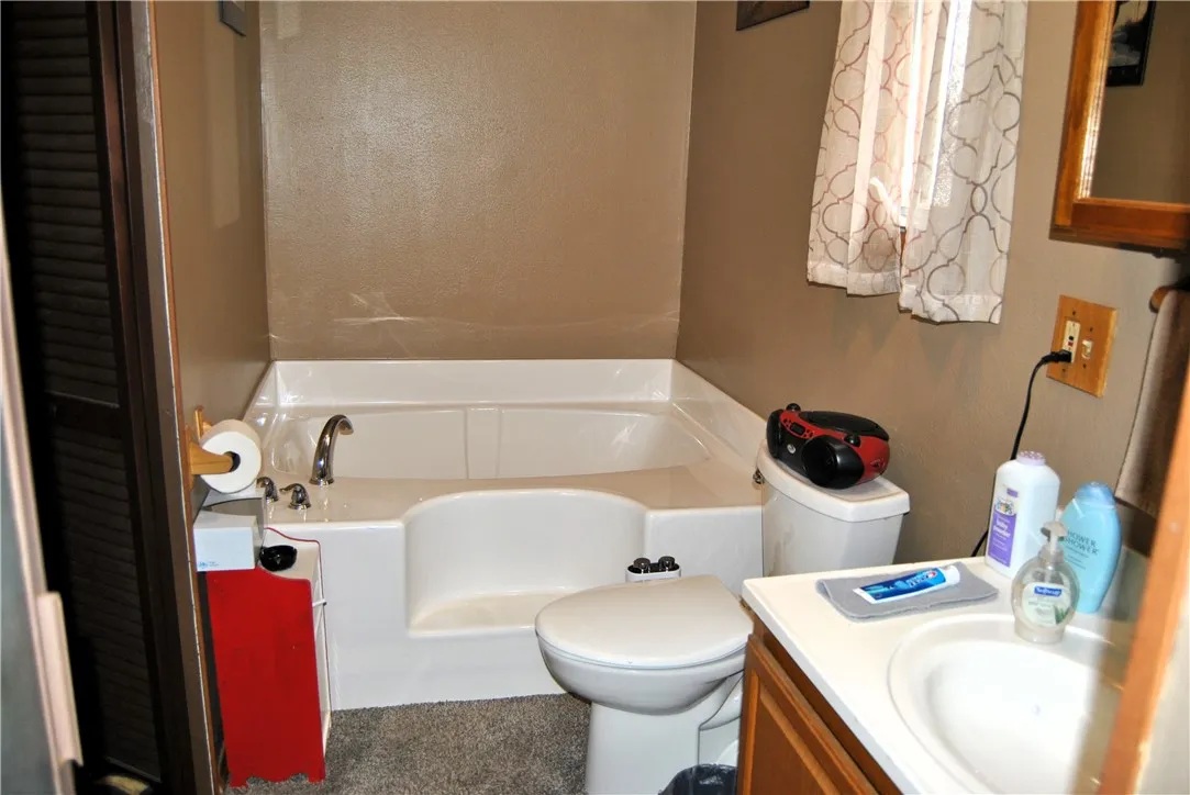 26 Meadowlark Drive, Avon, New York 14414, Avon, New York 14414, 2 Bedrooms Bedrooms, 6 Rooms Rooms,2 BathroomsBathrooms,Residential,For Sale,26 Meadowlark Drive, Avon, New York 14414,0,R1651057