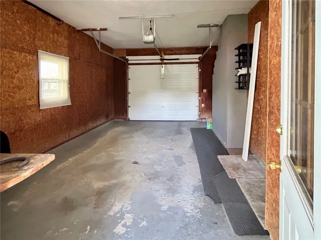 406 Sharr Avenue, Southport, New York 14904, Southport, New York 14904, 3 Bedrooms Bedrooms, 8 Rooms Rooms,2 BathroomsBathrooms,Residential Lease,For Rent,406 Sharr Avenue, Southport, New York 14904,0,R1650740