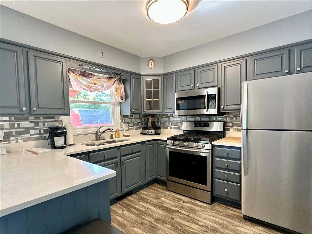 406 Sharr Avenue, Southport, New York 14904, Southport, New York 14904, 3 Bedrooms Bedrooms, 8 Rooms Rooms,2 BathroomsBathrooms,Residential Lease,For Rent,406 Sharr Avenue, Southport, New York 14904,0,R1650740