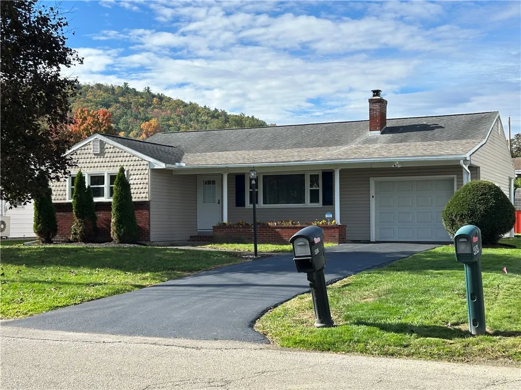 406 Sharr Avenue, Southport, New York 14904, Southport, New York 14904, 3 Bedrooms Bedrooms, 8 Rooms Rooms,2 BathroomsBathrooms,Residential Lease,For Rent,406 Sharr Avenue, Southport, New York 14904,0,R1650740