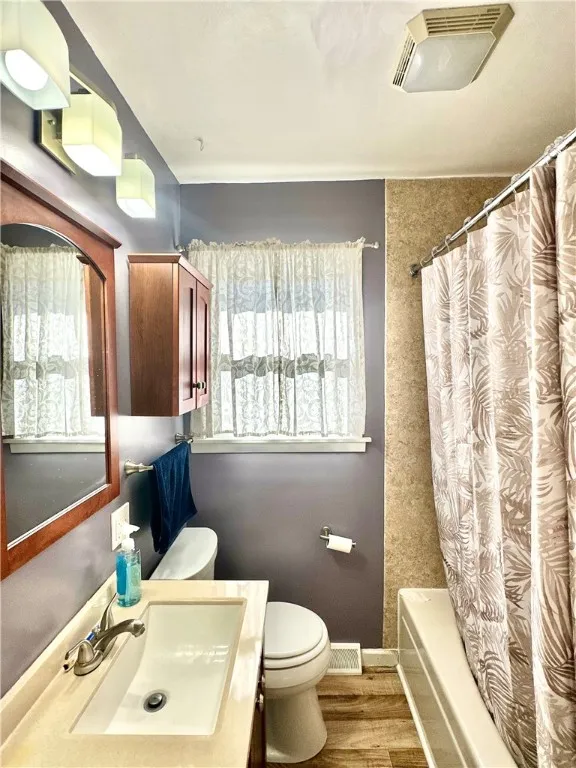 406 Sharr Avenue, Southport, New York 14904, Southport, New York 14904, 3 Bedrooms Bedrooms, 8 Rooms Rooms,2 BathroomsBathrooms,Residential Lease,For Rent,406 Sharr Avenue, Southport, New York 14904,0,R1650740