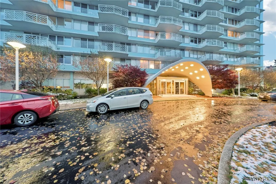 1088 Delaware Avenue 9a, Buffalo, New York 14209, Buffalo, New York 14209, 2 Bedrooms Bedrooms, 4 Rooms Rooms,2 BathroomsBathrooms,Residential,For Sale,1088 Delaware Avenue 9a, Buffalo, New York 14209,0,B1650139