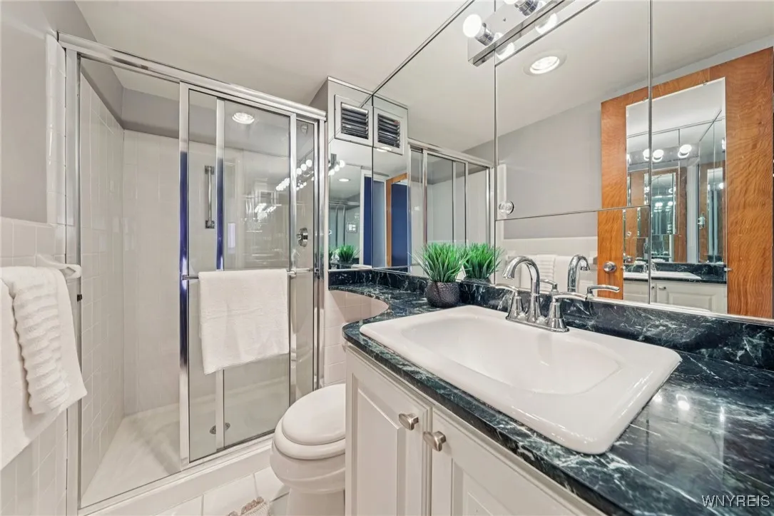 1088 Delaware Avenue 9a, Buffalo, New York 14209, Buffalo, New York 14209, 2 Bedrooms Bedrooms, 4 Rooms Rooms,2 BathroomsBathrooms,Residential,For Sale,1088 Delaware Avenue 9a, Buffalo, New York 14209,0,B1650139