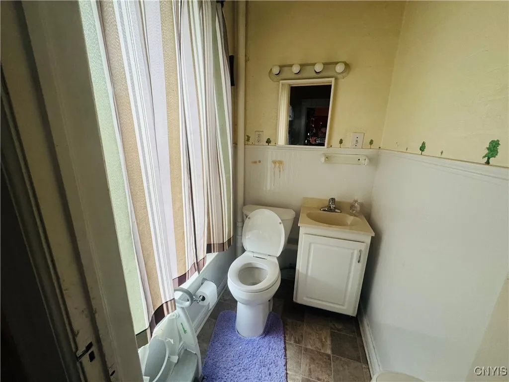 2331 Midland Avenue, Syracuse, New York 13205, Syracuse, New York 13205, 4 Bedrooms Bedrooms, 8 Rooms Rooms,1 BathroomBathrooms,Residential,For Sale,2331 Midland Avenue, Syracuse, New York 13205,0,S1650816