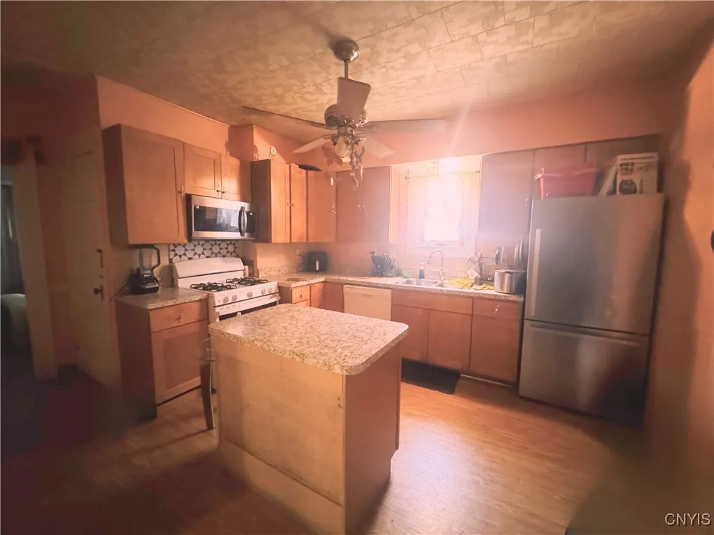 2331 Midland Avenue, Syracuse, New York 13205, Syracuse, New York 13205, 4 Bedrooms Bedrooms, 8 Rooms Rooms,1 BathroomBathrooms,Residential,For Sale,2331 Midland Avenue, Syracuse, New York 13205,0,S1650816