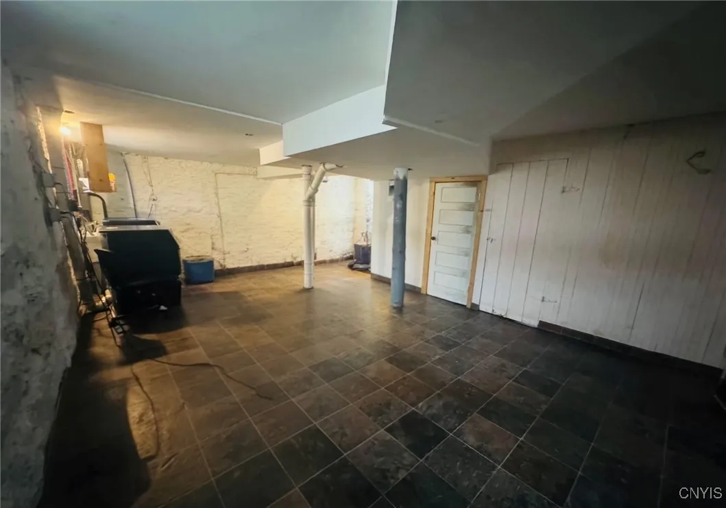 2331 Midland Avenue, Syracuse, New York 13205, Syracuse, New York 13205, 4 Bedrooms Bedrooms, 8 Rooms Rooms,1 BathroomBathrooms,Residential,For Sale,2331 Midland Avenue, Syracuse, New York 13205,0,S1650816