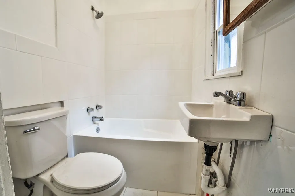 196 Eaton Street, Buffalo, New York 14208, Buffalo, New York 14208, 3 Bedrooms Bedrooms, ,2 BathroomsBathrooms,Residential,For Sale,196 Eaton Street, Buffalo, New York 14208,0,B1650266