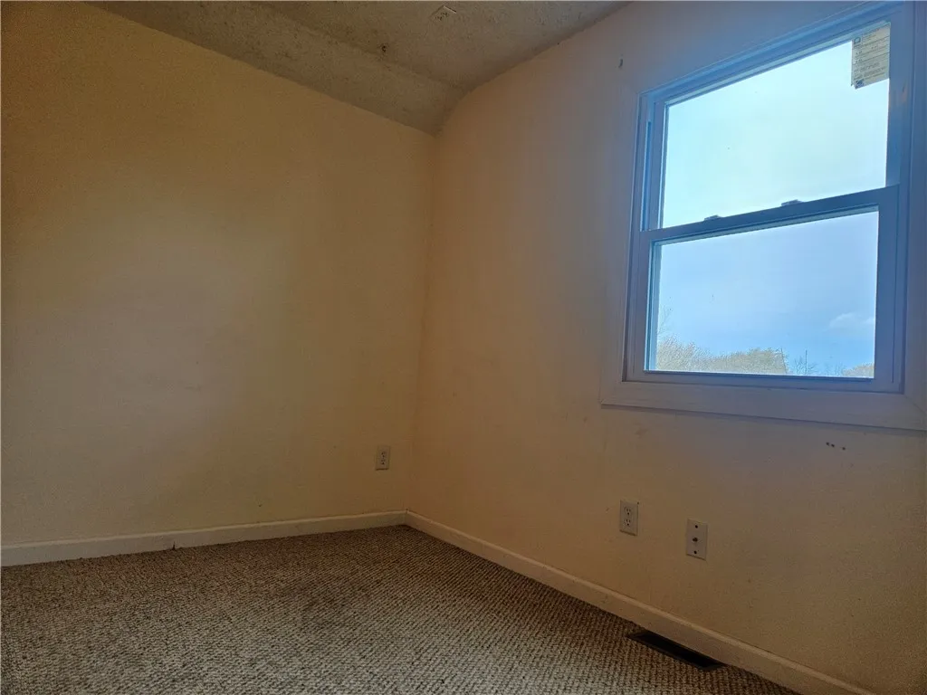 9164 State Route 5 And 20, West Bloomfield, New Yo, West Bloomfield, New York 14469, 3 Bedrooms Bedrooms, 7 Rooms Rooms,2 BathroomsBathrooms,Residential,For Sale,9164 State Route 5 And 20, West Bloomfield, New Yo,0,R1650606