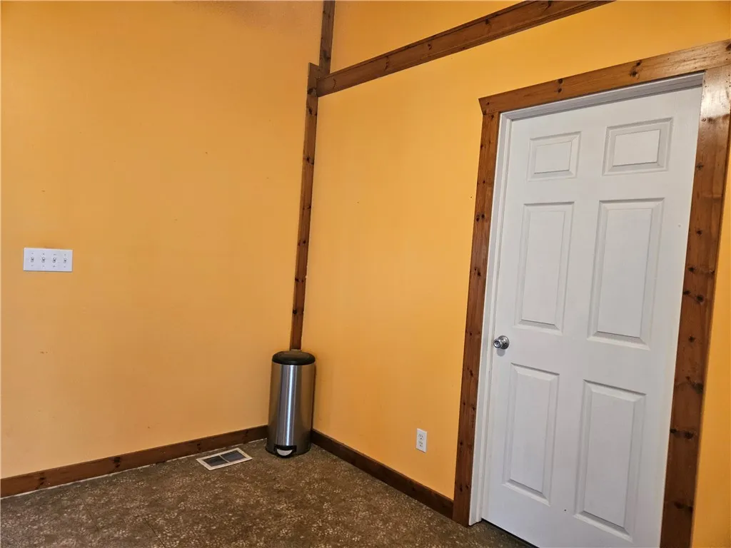 9164 State Route 5 And 20, West Bloomfield, New Yo, West Bloomfield, New York 14469, 3 Bedrooms Bedrooms, 7 Rooms Rooms,2 BathroomsBathrooms,Residential,For Sale,9164 State Route 5 And 20, West Bloomfield, New Yo,0,R1650606