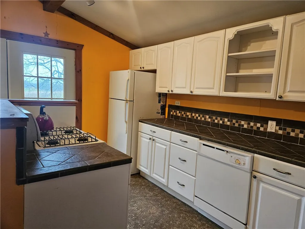 9164 State Route 5 And 20, West Bloomfield, New Yo, West Bloomfield, New York 14469, 3 Bedrooms Bedrooms, 7 Rooms Rooms,2 BathroomsBathrooms,Residential,For Sale,9164 State Route 5 And 20, West Bloomfield, New Yo,0,R1650606