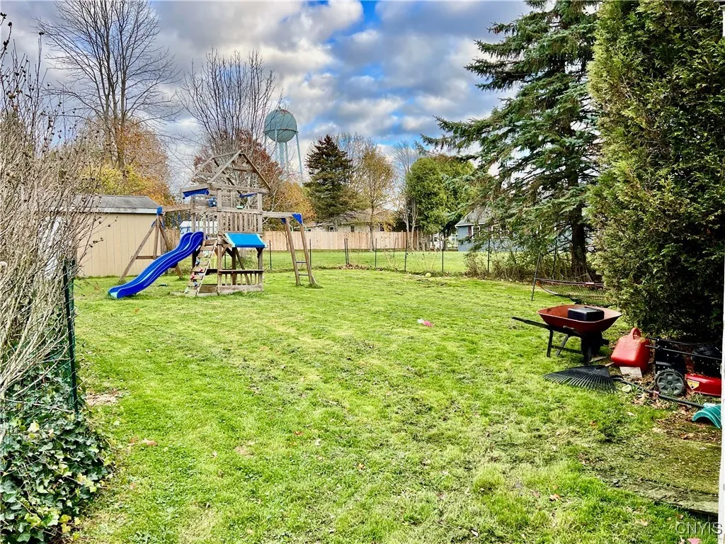 27 Hart Street, Oswego, New York 13126, Oswego, New York 13126, 3 Bedrooms Bedrooms, 9 Rooms Rooms,2 BathroomsBathrooms,Residential,For Sale,27 Hart Street, Oswego, New York 13126,0,S1651069