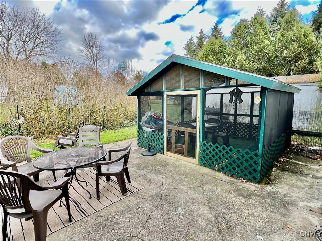 27 Hart Street, Oswego, New York 13126, Oswego, New York 13126, 3 Bedrooms Bedrooms, 9 Rooms Rooms,2 BathroomsBathrooms,Residential,For Sale,27 Hart Street, Oswego, New York 13126,0,S1651069