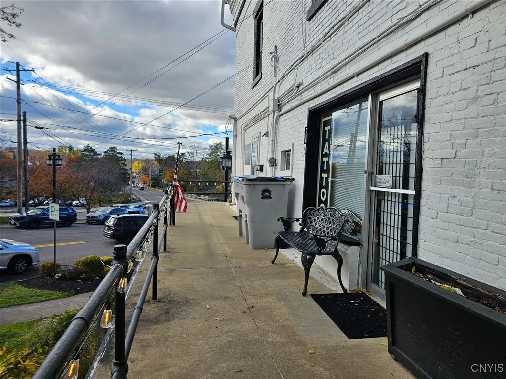 Upper walkway to Units#3,4, 5 and Apt#2