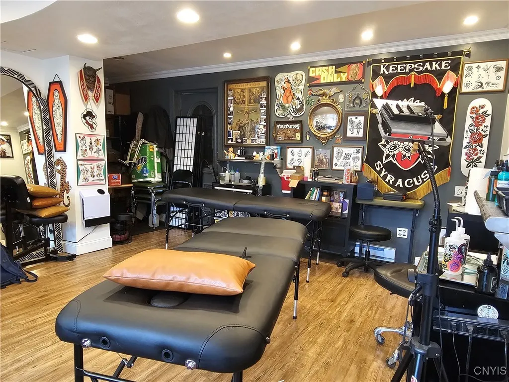 Unit#3 & 4- 2nd floor, Tattoo