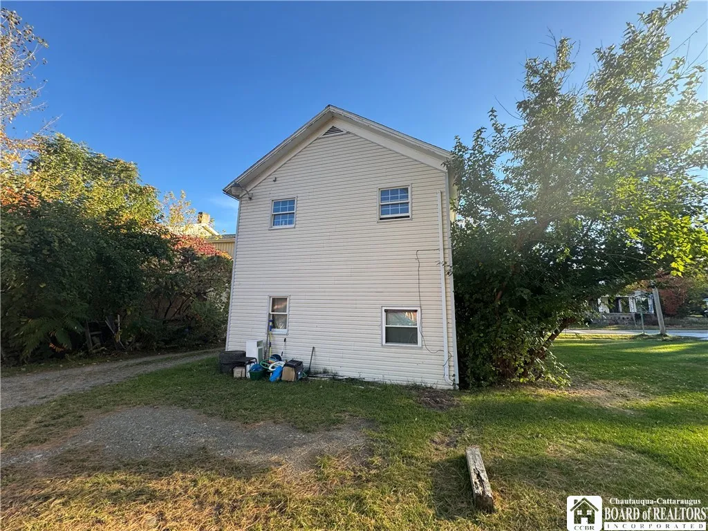 2 West Main Street, Ripley, New York 14775, Ripley, New York 14775, 10 Rooms Rooms,Commercial Sale,For Sale,2 West Main Street, Ripley, New York 14775,0,R1646893