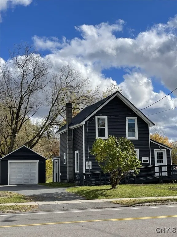 750 Bradley Street, Watertown City, New York 13601, Watertown City, New York 13601, 2 Bedrooms Bedrooms, 8 Rooms Rooms,1 BathroomBathrooms,Residential,For Sale,750 Bradley Street, Watertown City, New York 13601,0,S1647649