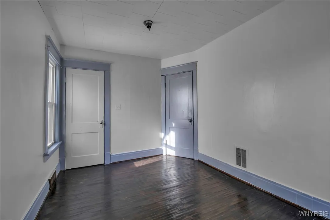 23 Humason Avenue, Buffalo, New York 14211, Buffalo, New York 14211, 5 Bedrooms Bedrooms, ,2 BathroomsBathrooms,Residential,For Sale,23 Humason Avenue, Buffalo, New York 14211,0,B1651070