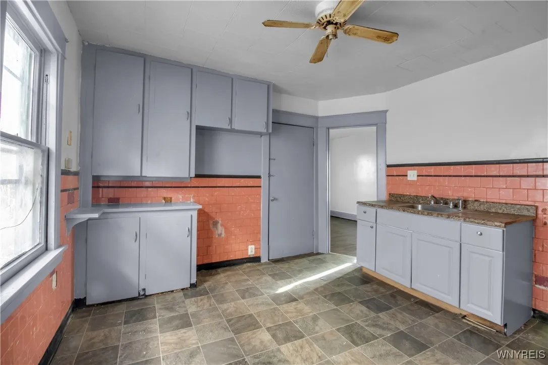 23 Humason Avenue, Buffalo, New York 14211, Buffalo, New York 14211, 5 Bedrooms Bedrooms, ,2 BathroomsBathrooms,Residential,For Sale,23 Humason Avenue, Buffalo, New York 14211,0,B1651070