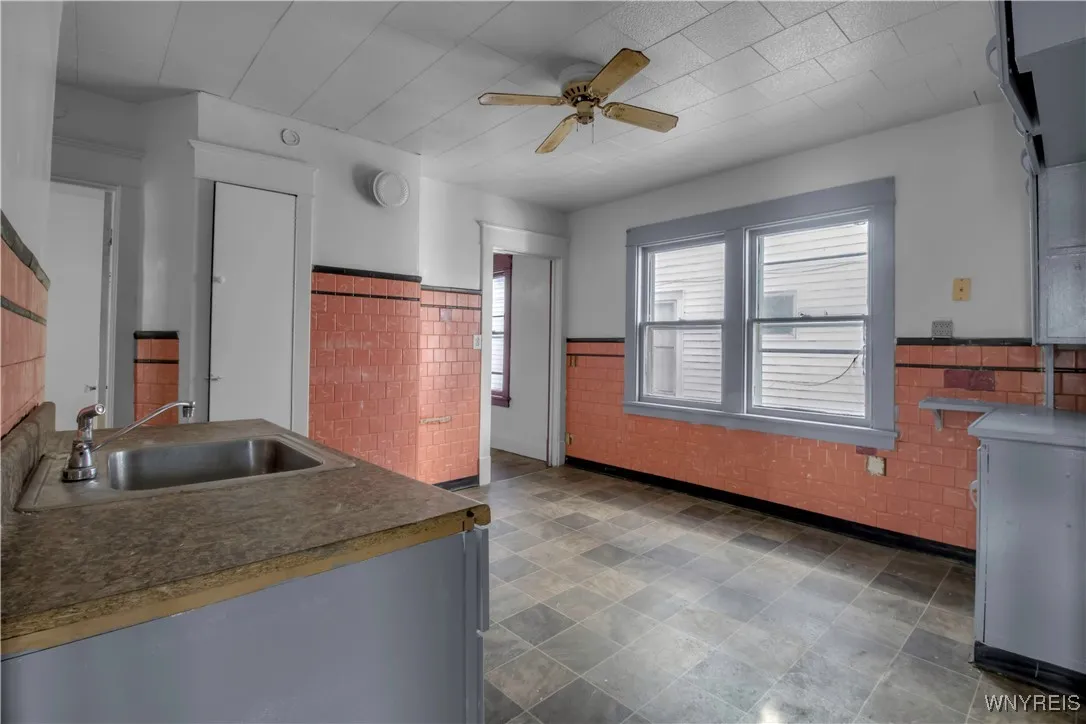 23 Humason Avenue, Buffalo, New York 14211, Buffalo, New York 14211, 5 Bedrooms Bedrooms, ,2 BathroomsBathrooms,Residential,For Sale,23 Humason Avenue, Buffalo, New York 14211,0,B1651070