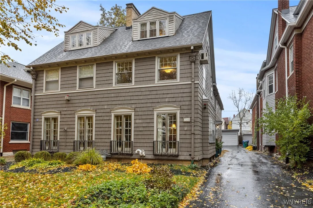 736 Lafayette Avenue, Buffalo, New York 14222, Buffalo, New York 14222, 5 Bedrooms Bedrooms, 11 Rooms Rooms,3 BathroomsBathrooms,Residential Lease,For Rent,736 Lafayette Avenue, Buffalo, New York 14222,0,B1650560