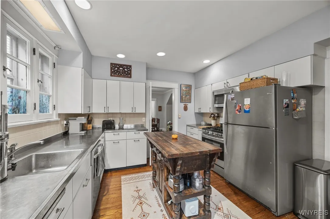 736 Lafayette Avenue, Buffalo, New York 14222, Buffalo, New York 14222, 5 Bedrooms Bedrooms, 11 Rooms Rooms,3 BathroomsBathrooms,Residential Lease,For Rent,736 Lafayette Avenue, Buffalo, New York 14222,0,B1650560