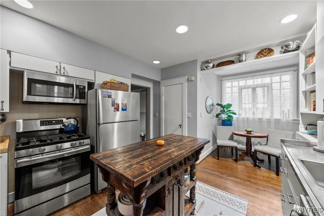 736 Lafayette Avenue, Buffalo, New York 14222, Buffalo, New York 14222, 5 Bedrooms Bedrooms, 11 Rooms Rooms,3 BathroomsBathrooms,Residential Lease,For Rent,736 Lafayette Avenue, Buffalo, New York 14222,0,B1650560