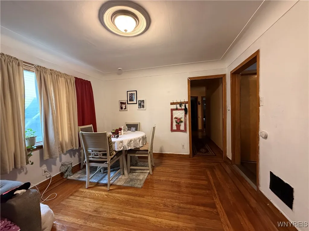 51 Randolph Avenue, Cheektowaga, New York 14211, Cheektowaga, New York 14211, 6 Bedrooms Bedrooms, ,2 BathroomsBathrooms,Residential,For Sale,51 Randolph Avenue, Cheektowaga, New York 14211,0,B1650296