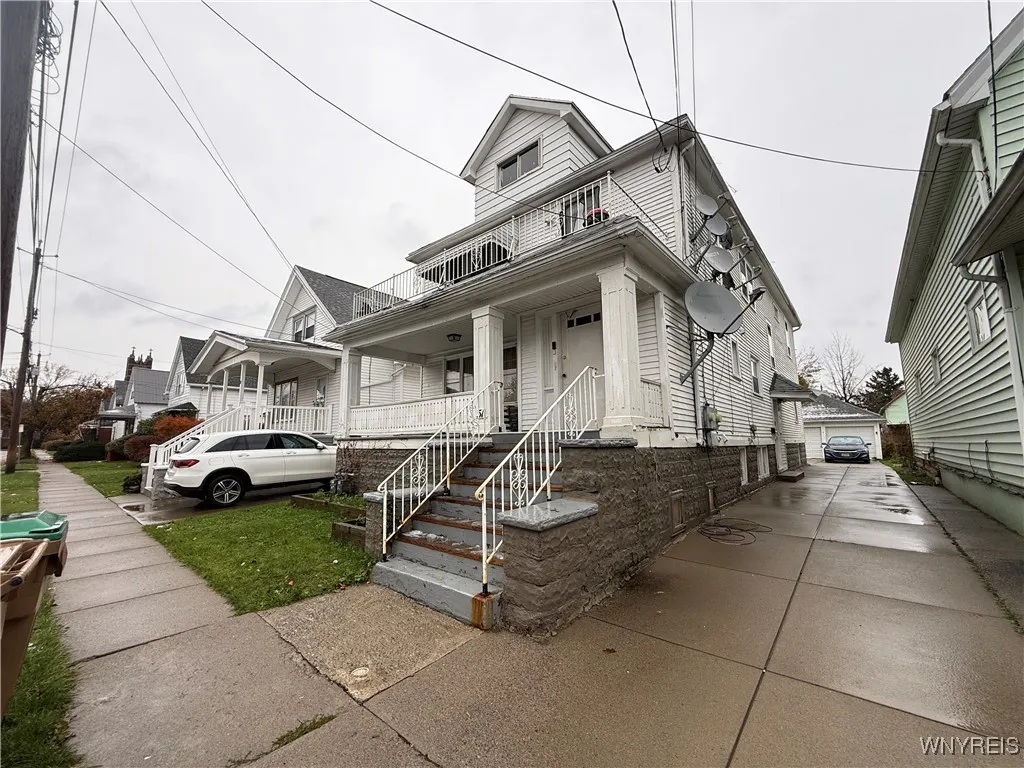 51 Randolph Avenue, Cheektowaga, New York 14211, Cheektowaga, New York 14211, 6 Bedrooms Bedrooms, ,2 BathroomsBathrooms,Residential,For Sale,51 Randolph Avenue, Cheektowaga, New York 14211,0,B1650296