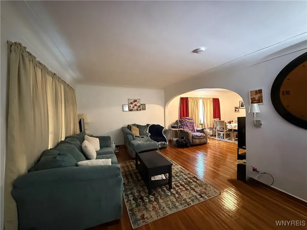 51 Randolph Avenue, Cheektowaga, New York 14211, Cheektowaga, New York 14211, 6 Bedrooms Bedrooms, ,2 BathroomsBathrooms,Residential,For Sale,51 Randolph Avenue, Cheektowaga, New York 14211,0,B1650296