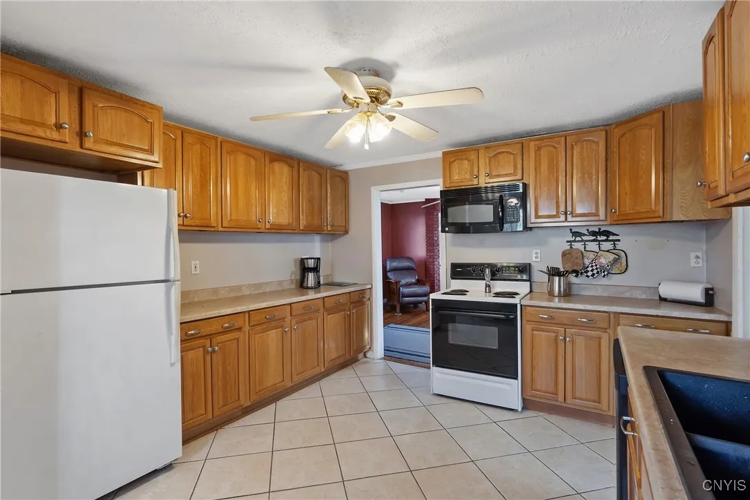 201 Lakeland Avenue, Geddes, New York 13209, Geddes, New York 13209, 3 Bedrooms Bedrooms, 7 Rooms Rooms,2 BathroomsBathrooms,Residential,For Sale,201 Lakeland Avenue, Geddes, New York 13209,0,S1648507