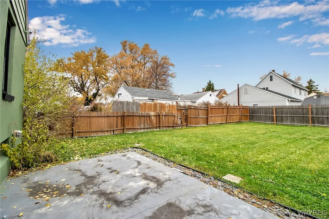 19 Crestwood Place, Cheektowaga, New York 14225, Cheektowaga, New York 14225, 4 Bedrooms Bedrooms, 9 Rooms Rooms,1 BathroomBathrooms,Residential,For Sale,19 Crestwood Place, Cheektowaga, New York 14225,0,B1651108