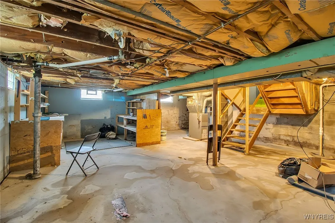 19 Crestwood Place, Cheektowaga, New York 14225, Cheektowaga, New York 14225, 4 Bedrooms Bedrooms, 9 Rooms Rooms,1 BathroomBathrooms,Residential,For Sale,19 Crestwood Place, Cheektowaga, New York 14225,0,B1651108