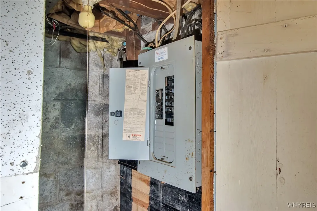 19 Crestwood Place, Cheektowaga, New York 14225, Cheektowaga, New York 14225, 4 Bedrooms Bedrooms, 9 Rooms Rooms,1 BathroomBathrooms,Residential,For Sale,19 Crestwood Place, Cheektowaga, New York 14225,0,B1651108