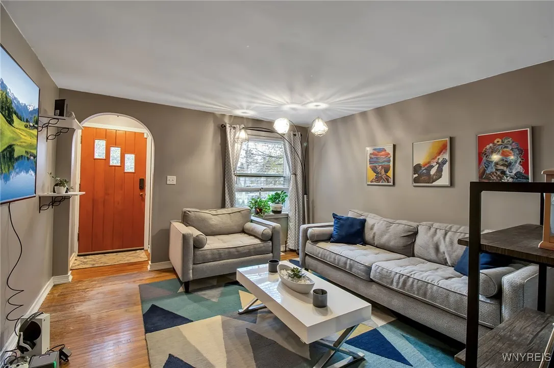 19 Crestwood Place, Cheektowaga, New York 14225, Cheektowaga, New York 14225, 4 Bedrooms Bedrooms, 9 Rooms Rooms,1 BathroomBathrooms,Residential,For Sale,19 Crestwood Place, Cheektowaga, New York 14225,0,B1651108