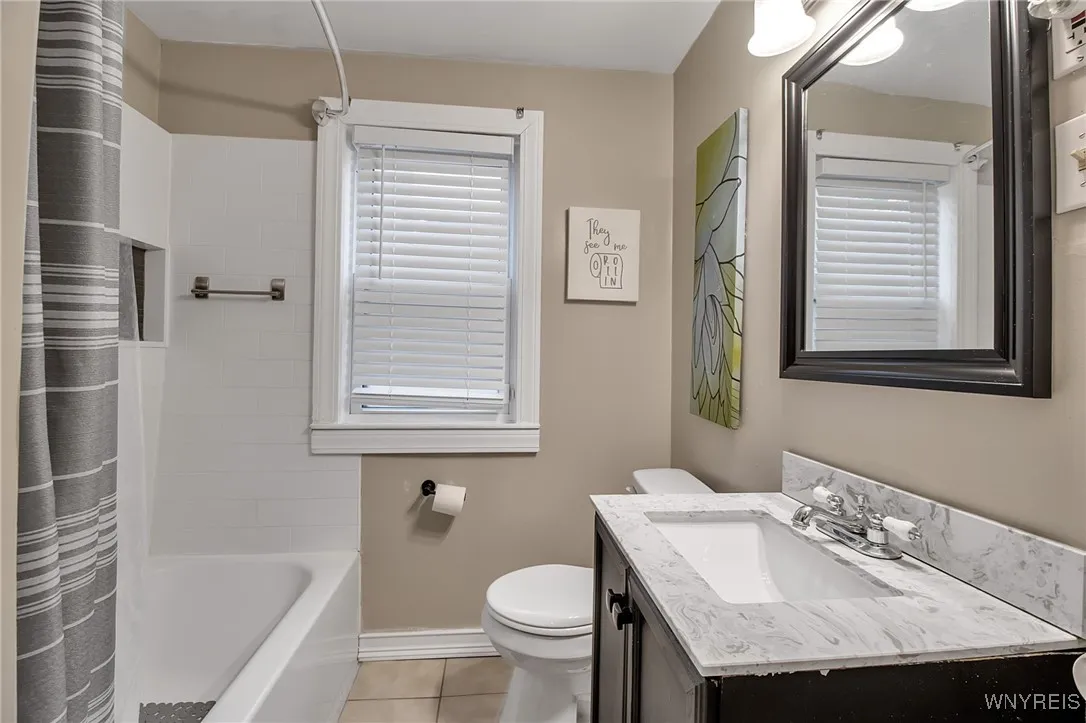 19 Crestwood Place, Cheektowaga, New York 14225, Cheektowaga, New York 14225, 4 Bedrooms Bedrooms, 9 Rooms Rooms,1 BathroomBathrooms,Residential,For Sale,19 Crestwood Place, Cheektowaga, New York 14225,0,B1651108