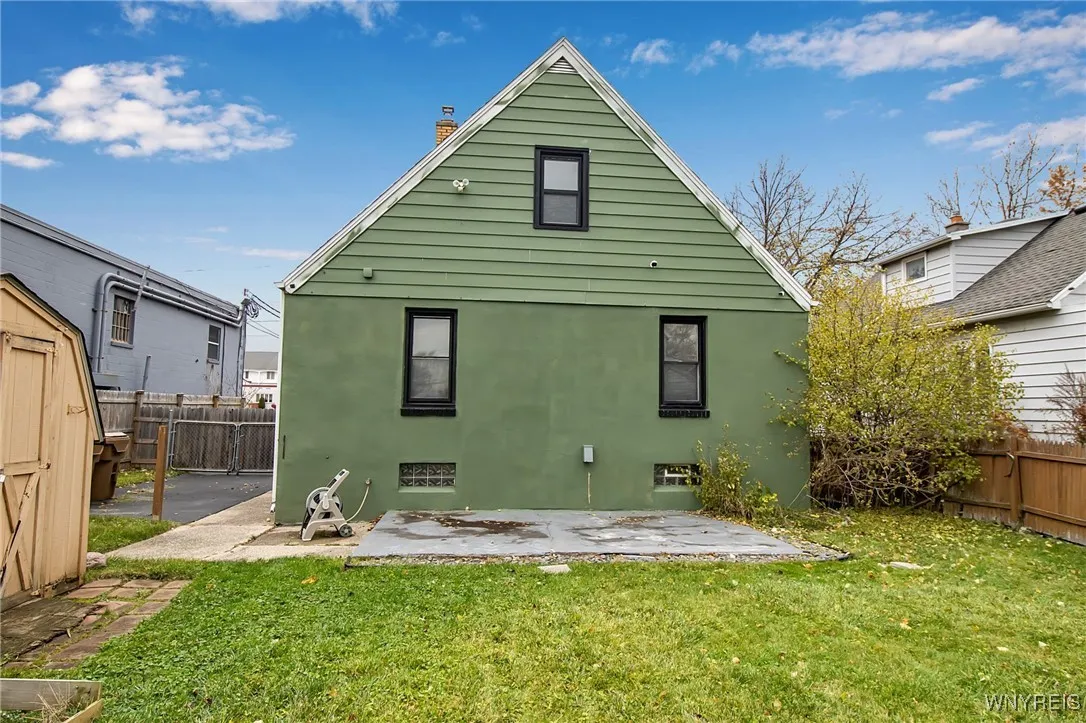 19 Crestwood Place, Cheektowaga, New York 14225, Cheektowaga, New York 14225, 4 Bedrooms Bedrooms, 9 Rooms Rooms,1 BathroomBathrooms,Residential,For Sale,19 Crestwood Place, Cheektowaga, New York 14225,0,B1651108