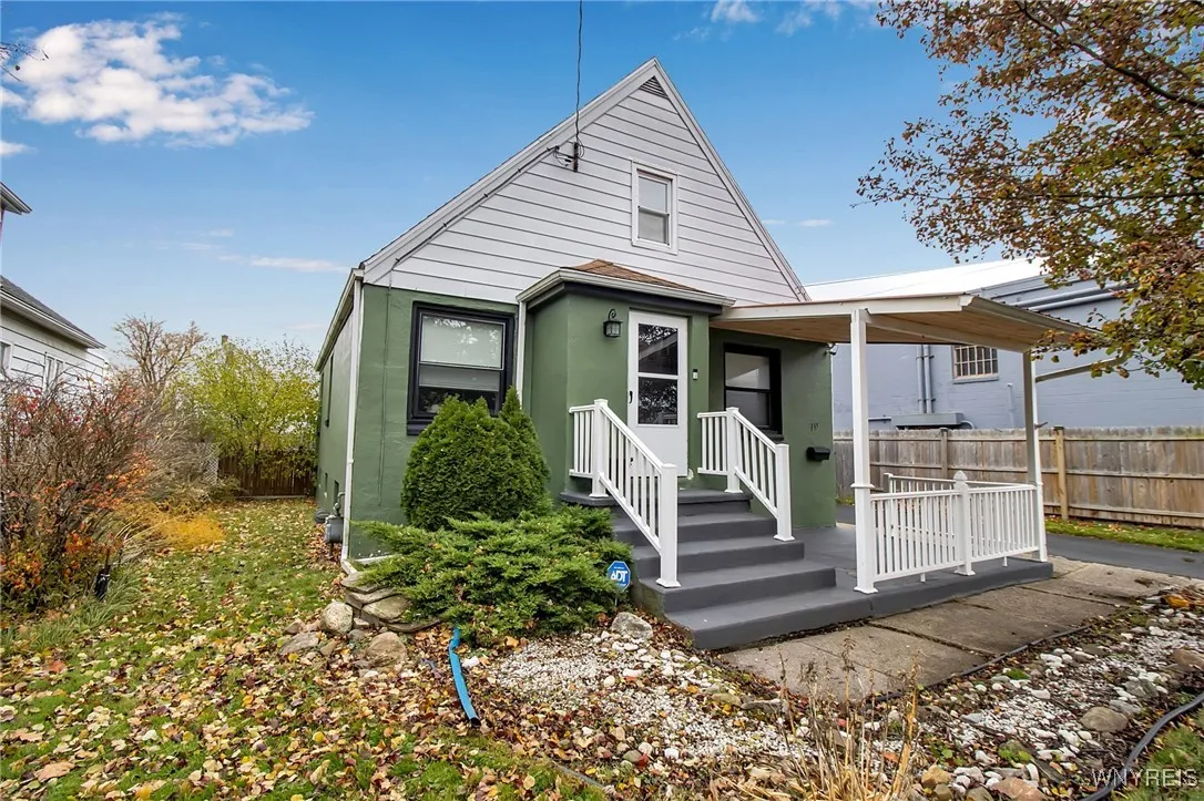 19 Crestwood Place, Cheektowaga, New York 14225, Cheektowaga, New York 14225, 4 Bedrooms Bedrooms, 9 Rooms Rooms,1 BathroomBathrooms,Residential,For Sale,19 Crestwood Place, Cheektowaga, New York 14225,0,B1651108