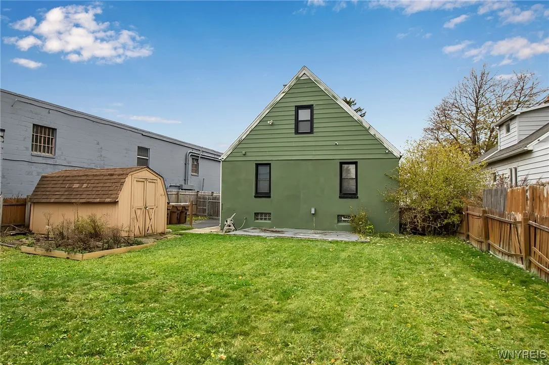 19 Crestwood Place, Cheektowaga, New York 14225, Cheektowaga, New York 14225, 4 Bedrooms Bedrooms, 9 Rooms Rooms,1 BathroomBathrooms,Residential,For Sale,19 Crestwood Place, Cheektowaga, New York 14225,0,B1651108