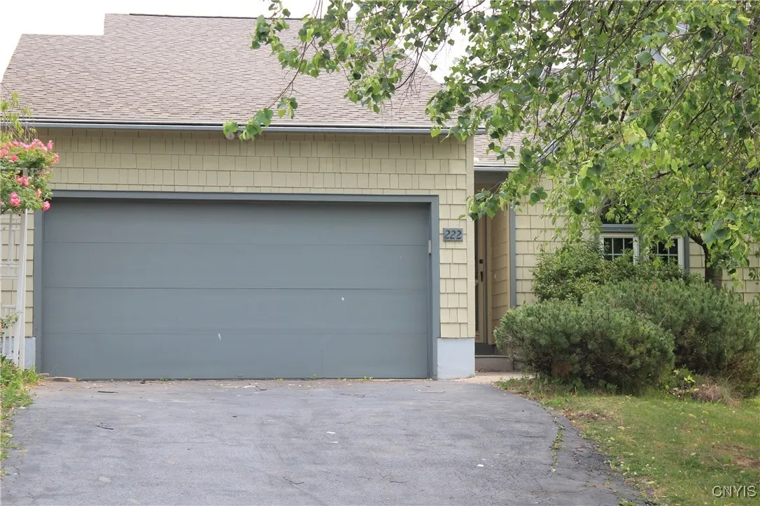 222 Shuart Ave, Syracuse, New York 13206, Syracuse, New York 13206, 2 Bedrooms Bedrooms, 4 Rooms Rooms,2 BathroomsBathrooms,Residential Lease,For Rent,222 Shuart Ave, Syracuse, New York 13206,0,S1651039