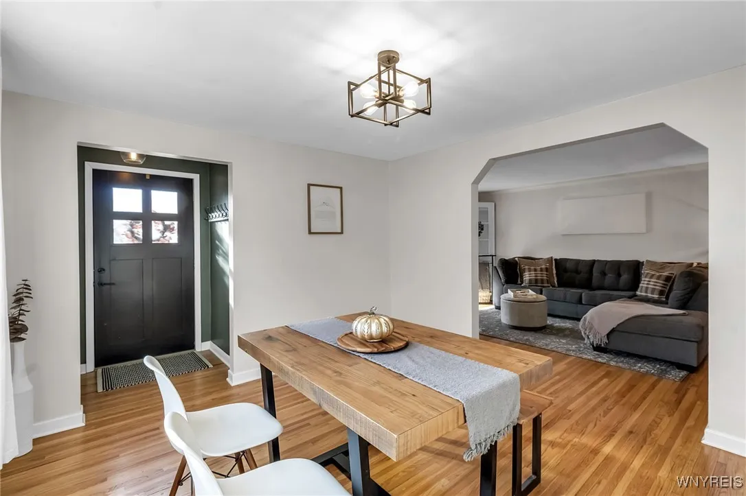 114 Whitehall Avenue, Buffalo, New York 14220, Buffalo, New York 14220, 3 Bedrooms Bedrooms, 7 Rooms Rooms,2 BathroomsBathrooms,Residential,For Sale,114 Whitehall Avenue, Buffalo, New York 14220,0,B1650453